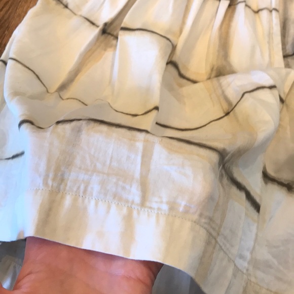 White skirt - Picture 5 of 5